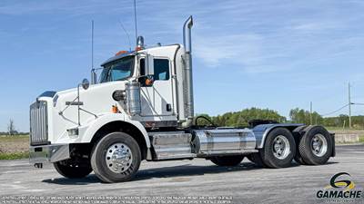Kenworth T800 Day Cab Truck - Paccar 510HP, 18 Speed Manual