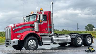 Kenworth T800 Day Cab Truck - Paccar 510HP, 18 Speed Ultrashift Manual