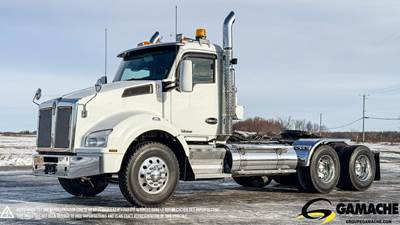 Kenworth T880 Day Cab Truck - Paccar 500HP, 18 Speed Manual