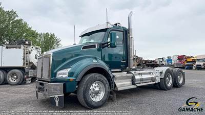 Kenworth T880 Day Cab Truck - Paccar 510HP, 18 Speed Manual