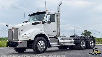 Kenworth T880 Day Cab Truck - Paccar 405HP, 18 Speed Manual