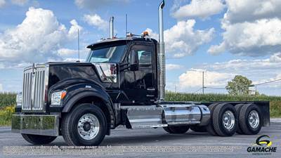 Kenworth W990 Day Cab Truck - Cummins 565HP, 18 Speed Automatic
