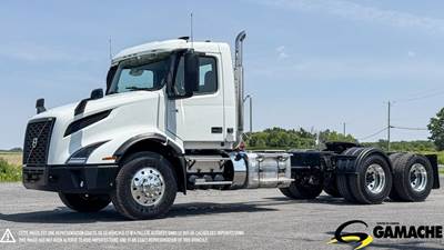 Volvo VNL64T300 Day Cab Truck - D13 500HP, 13 Speed I Shift Automatic