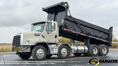 Freightliner 114SD Dump Truck - Detroit 470HP, 18 Speed Manual