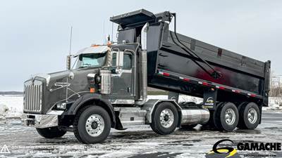 Kenworth T800 Dump Truck - Cummins 450HP, 18 Speed Manual, 19' Dump