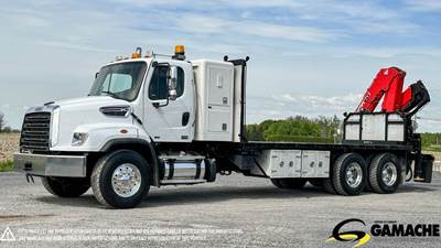 Freightliner 114SD Tandem Axle Flatbed Truck - 435HP