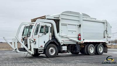Peterbilt 520 Tandem Axle Side Load Garbage Truck - Paccar, 380HP