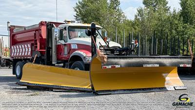 Mack Granite GU433 Tandem Axle Plow / Spreader Truck - Cummins, 345HP, 6 Speed Automatic