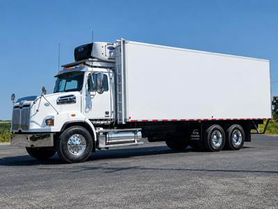 Western Star 4700 28 ft Refrigerated Truck - 370HP, 6 Speed Allison Rds Automatic, Carrier