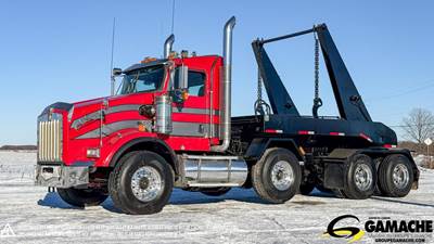 Kenworth T800 Roll Off Truck - Cummins, 550HP, 18 Speed Manual