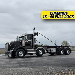Kenworth T800 Tri Axle Roll Off Truck - Cummins, 470HP, 6 Speed Allison Rds Automatic