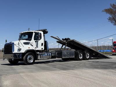 Freightliner 114SD Tandem Axle Rollback Tow Truck - Detroit, 470HP, 6 Speed Allison Rds Automatic