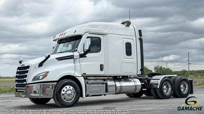 Freightliner Cascadia 126 Sleeper Semi Truck - Detroit 505HP, 18 Speed Manual