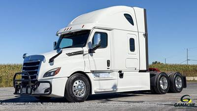 Freightliner Cascadia 126 Sleeper Semi Truck - Detroit 505HP, 12 Speed Automatic
