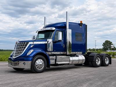 International LoneStar Sleeper Semi Truck - Raised Roof Sleeper, Cummins 565HP, 18 Speed Manual