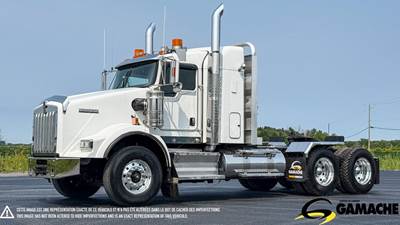 Kenworth T800 Sleeper Semi Truck - 32" Mid Roof Sleeper, Paccar 510HP, 18 Speed Manual