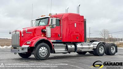 Kenworth T800 Sleeper Semi Truck - 58" Mid Roof Sleeper, Cummins 565HP, 18 Speed Manual