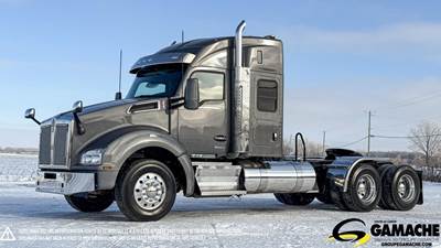 Kenworth T880 Sleeper Semi Truck - 42" Mid Roof Sleeper, Cummins 500HP, 18 Speed Manual