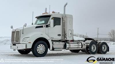 Kenworth T880 Sleeper Semi Truck - 30" Flat Top Sleeper, Cummins 500HP, 18 Speed Manual