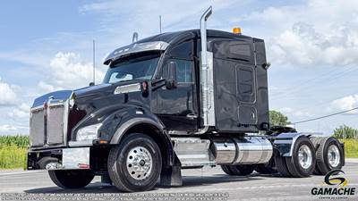 Kenworth T880 Sleeper Semi Truck - Raised Roof Sleeper, Paccar 405HP, 18 Speed Manual