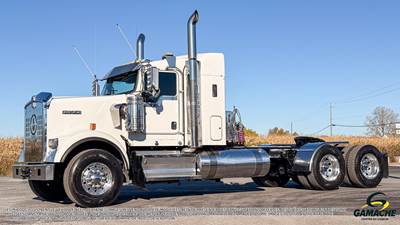 Kenworth W900 Sleeper Semi Truck - Flat Top Sleeper, Cummins 550HP, 18 Speed Manual