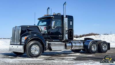 Kenworth W990 Sleeper Semi Truck - 28" Mid Roof Sleeper, Cummins 565HP, 16 Speed Ultrashift Amt