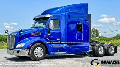 Peterbilt 579 Sleeper Semi Truck - Paccar 450HP, 13 Speed Manual