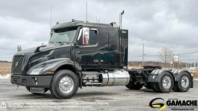 Volvo VNL64T400 Sleeper Semi Truck - 36" Mid Roof Sleeper, Cummins 605HP, 18 Speed Manual