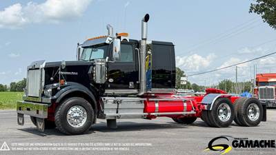 Western Star 4900FA Sleeper Semi Truck - 44" Flat Top Sleeper, Detroit 600HP, 18 Speed Manual