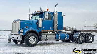 Western Star 4900FA Sleeper Semi Truck - 32" Mid Roof Sleeper, Detroit 600HP, 18 Speed Manual