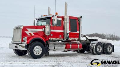Western Star 4900FA Sleeper Semi Truck - 42" Flat Top Sleeper, Detroit 560HP, 18 Speed Manual