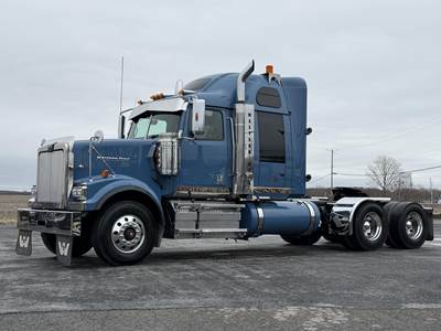 Western Star 4900FA Sleeper Semi Truck - Cummins 565HP, 18 Speed Manual