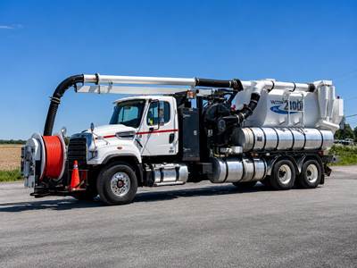 Freightliner 114SD Tandem Axle Vacuum Truck - Detroit, 450HP, 6 Speed Allison Rds Automatic