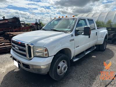 2005 Ford F350 Super Duty Crew Cab Dually 6.0L Turbo Diesel Truck