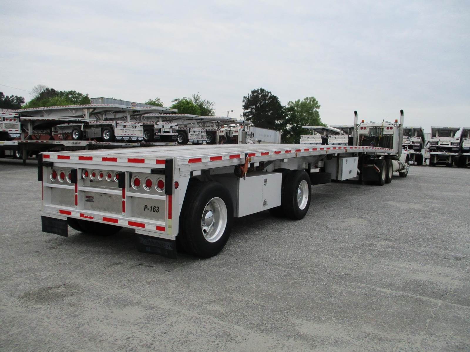 2016 Reitnouer MaxMiser 48x102 Aluminum Flatbed Trailer Air Ride