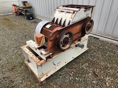 1993 Jacobson Model 2425 Top Feed Hammer-Hog for Waste Wood