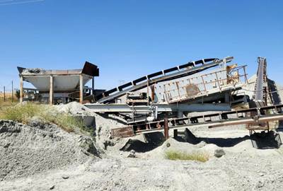 FABTEC 5' x 16' Three Deck Portable Screening Plant