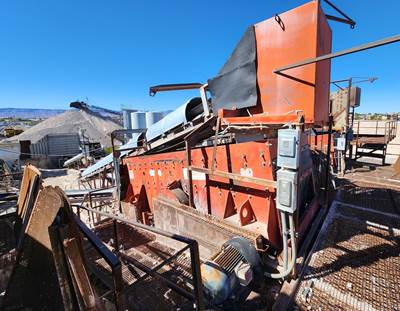1991 Pioneer 6’ wide x 16’ long, three deck Incline Vibrating Screen