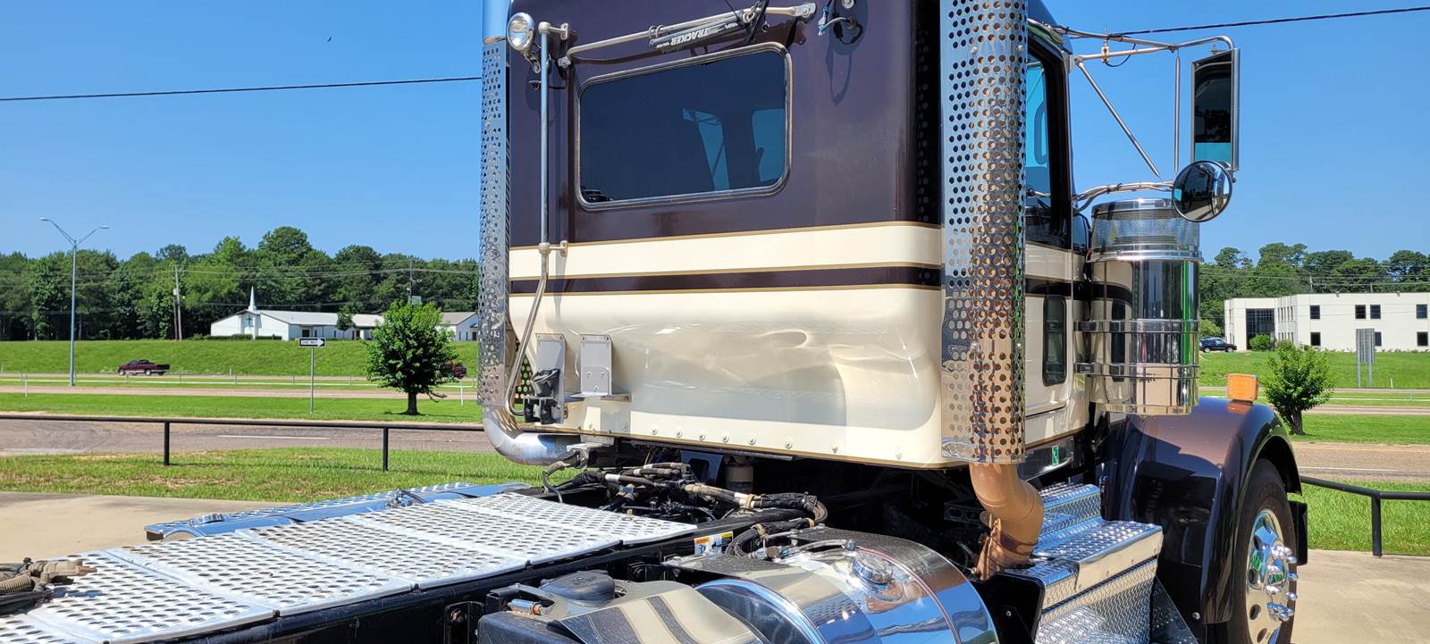 2020 Kenworth W900L Sleeper Semi Truck Cummins 500HP, 18 Speed Manual