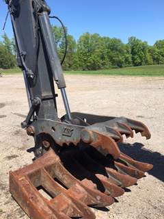 2022 Tag 338696-01 Thumb / Claw Grapple