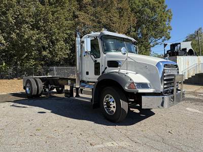 Mack Granite 42BR Cab & Chassis Truck - MP7, 355HP, Automatic