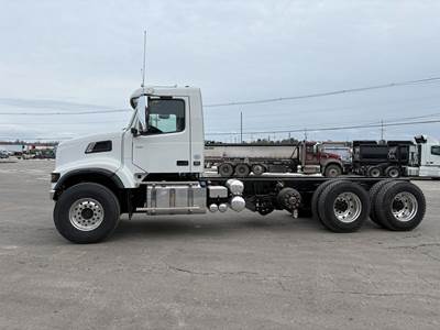 Volvo VHD64F300 Cab & Chassis Truck - D13, 455HP, 13 Speed Automatic