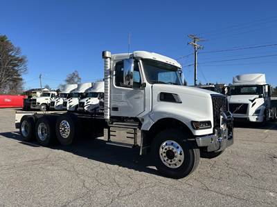 Volvo VHD84B300 Cab & Chassis Truck - D13, 455HP