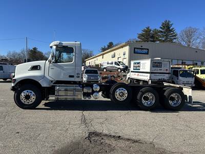 Volvo VHD84B300 Cab & Chassis Truck - D13, 425HP