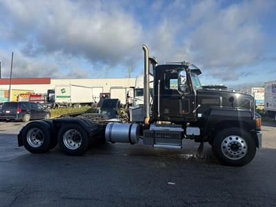 Mack PI64 Day Cab Truck - Manual