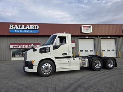 Mack PIONEER 64T Day Cab Truck - MP13 445HP