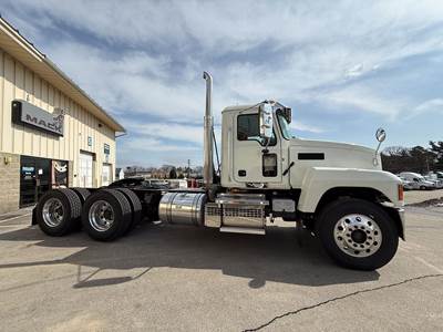 Mack Pinnacle 64T Day Cab Truck - MP13 505HP