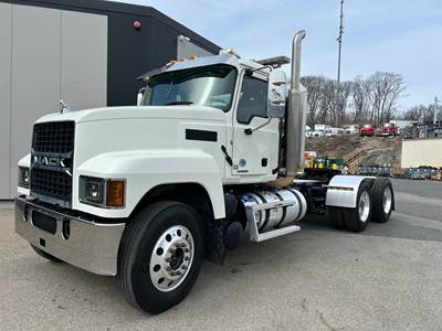 Mack Pinnacle 64T Day Cab Truck - MP8 505HP, 14 Speed Mdrive Hd Amt