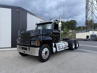 Mack Pinnacle 64T Day Cab Truck - MP8 505HP, 18 Speed Manual