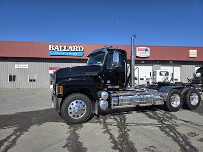 Mack Pinnacle 64T Day Cab Truck - MP13 435HP